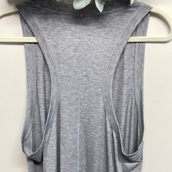 Athleta Essence relaxed High Low Tank Heather Gray S - Picture 5 of 12